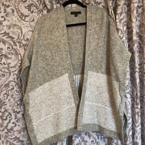 Banana Republic Gray/Cream and White Poncho, gorgeous knit in great shape